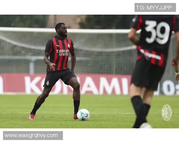 米兰德比前瞻阿坎吉如何应对莱奥的精彩较量与战术解析